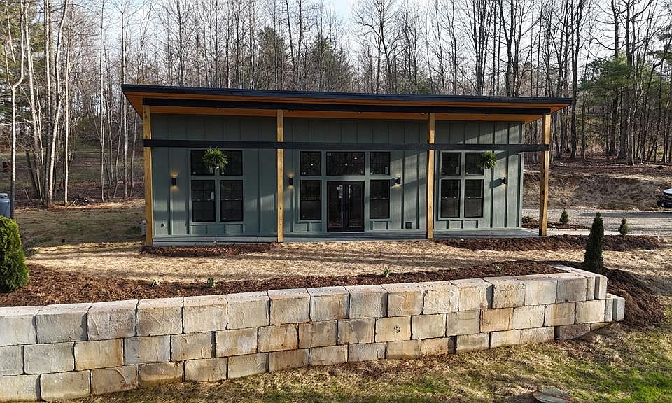 1st image of 3270 Fries Rd