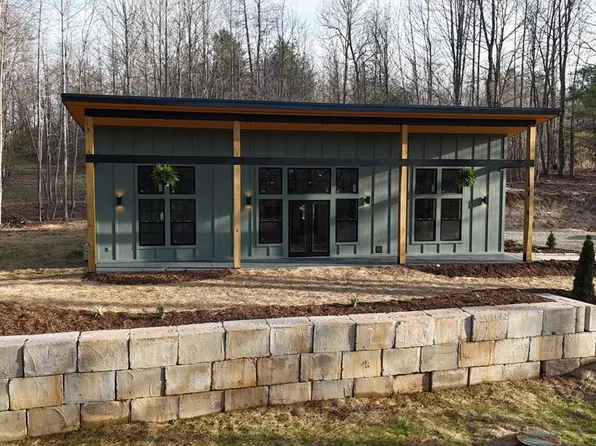 3270 Fries Rd, Galax, VA 24333