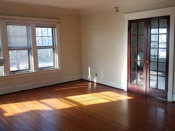 2nd image of 503 Richmond Ave APT 2