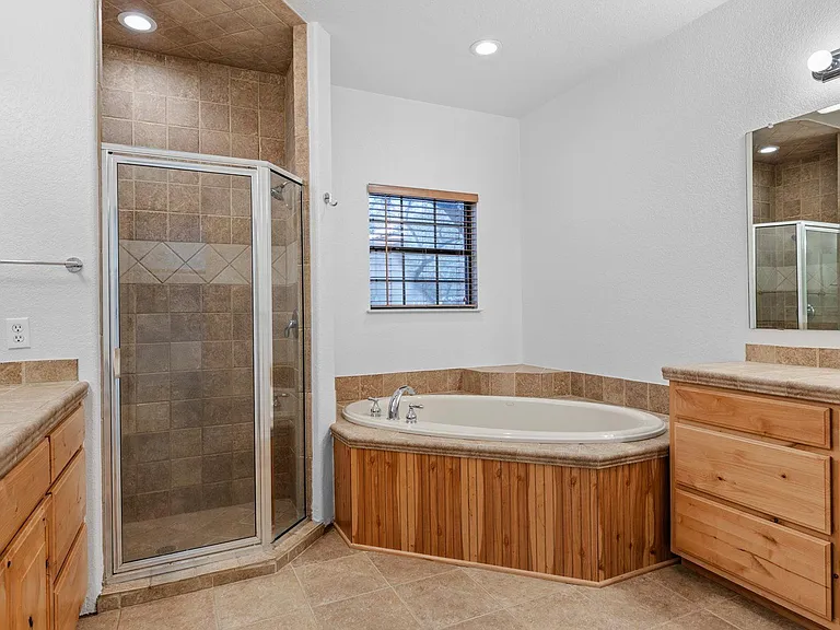 10808 Dedeke Dr — Photo 16