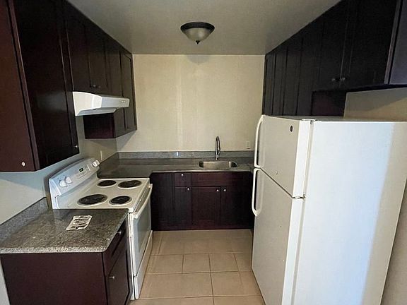 2nd image of 35 Kent Ct #13