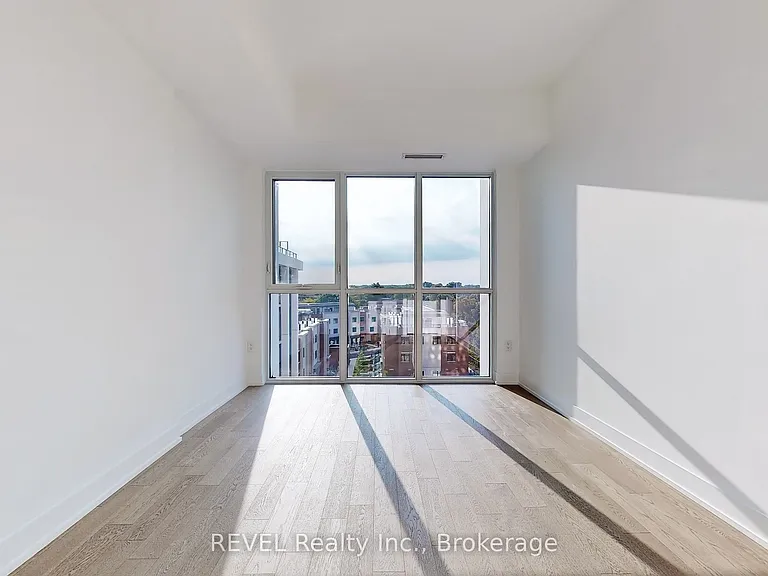 1063 Douglas McCurdy Cmn #602 — Photo 14