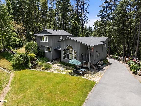 4th image of 3268 Humbug Creek Rd