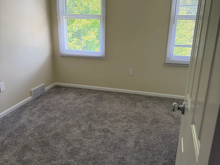 907 Allenview Dr — Photo 17