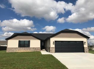 921 W 2nd St, Aviston, IL 62216