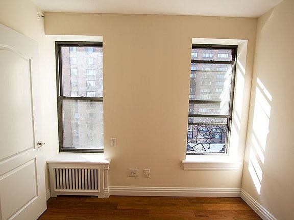 4th image of 2 Manhattan Ave APT 2