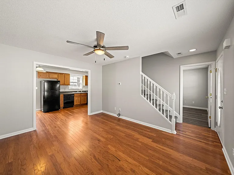 905 Hazelbrook Way — Photo 5