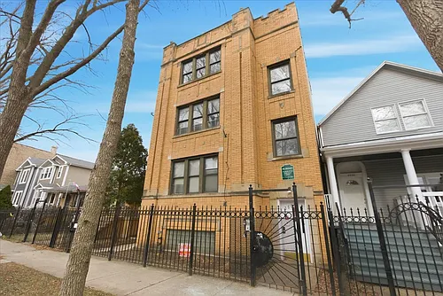 3560 W Cortland St #2 Photo 1
