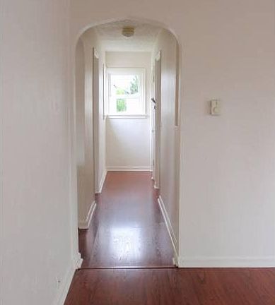 5th image of 3605 S Sheridan Ave