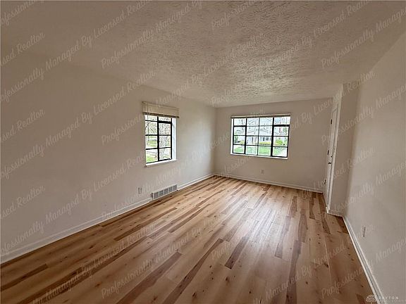 4th image of 212 E Bruce Ave #2
