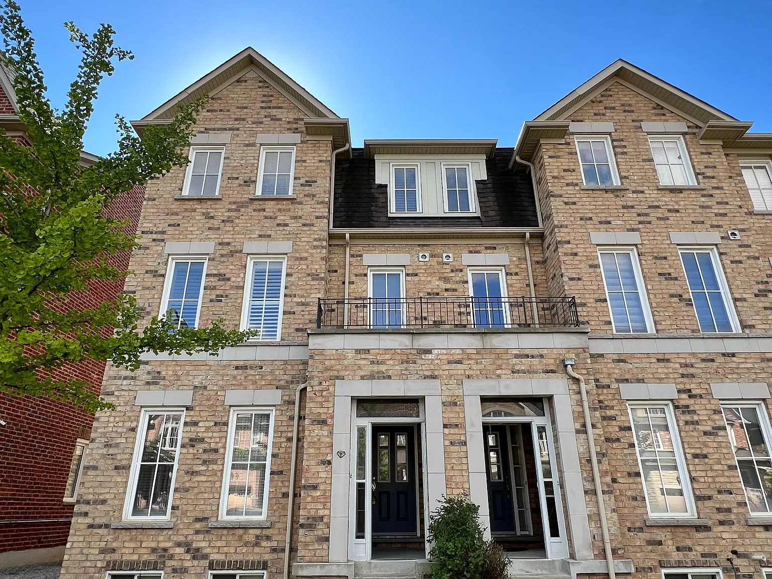 4 bed, $3,600 — Photo 1