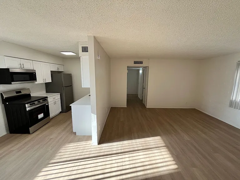 Catalina View Apartments — Photo 2