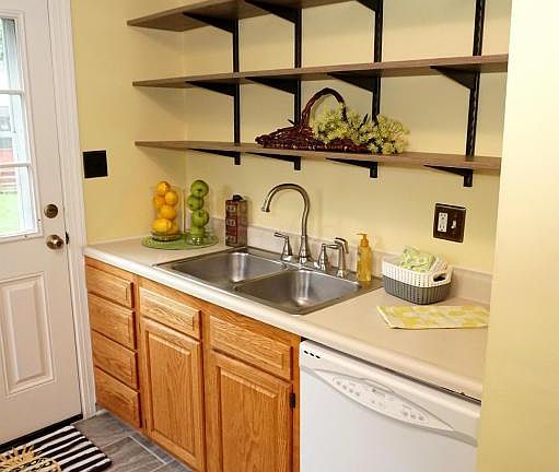 5th image of 215 E Jeffrey Pl