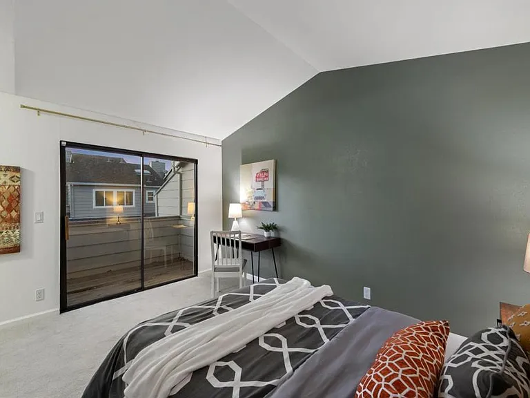 1545 Camden Village Cir — Photo 9