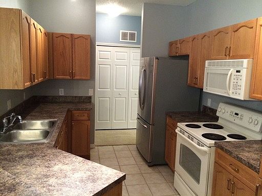 2nd image of 3693 Oakdale 105 Cir