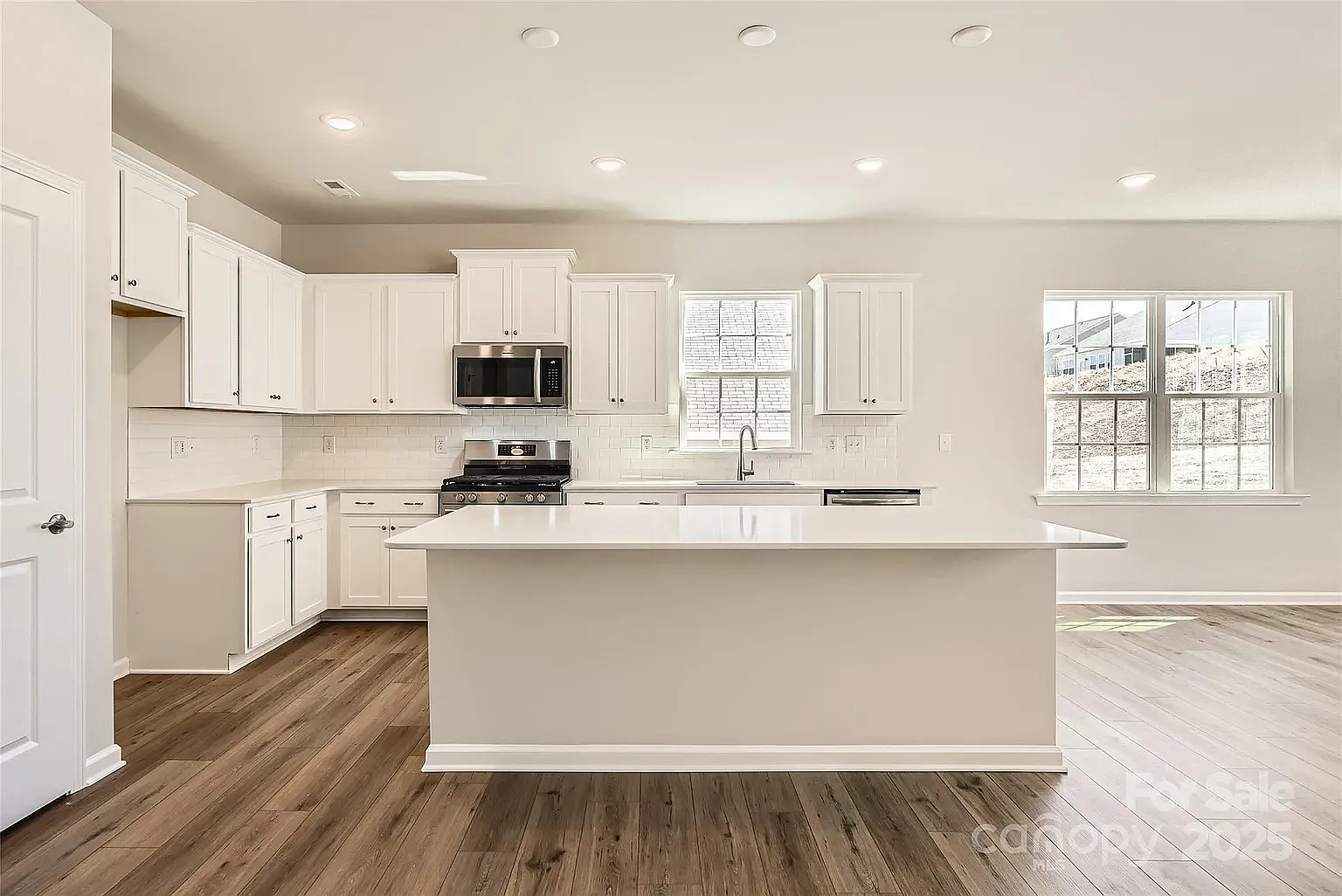 5944 Oak Branch Cir — Photo 4