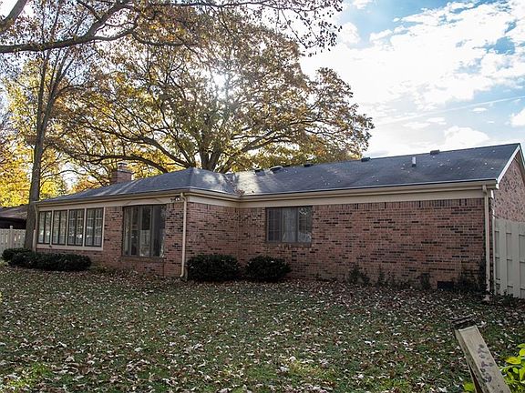 5th image of 2420 Oakwood Dr