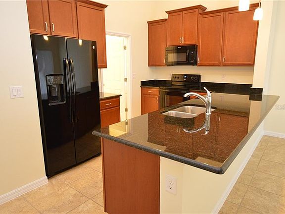 2nd image of 2200 Pico Ln