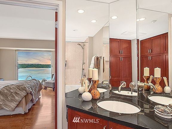 5th image of 1415 2nd Ave Unit 2209