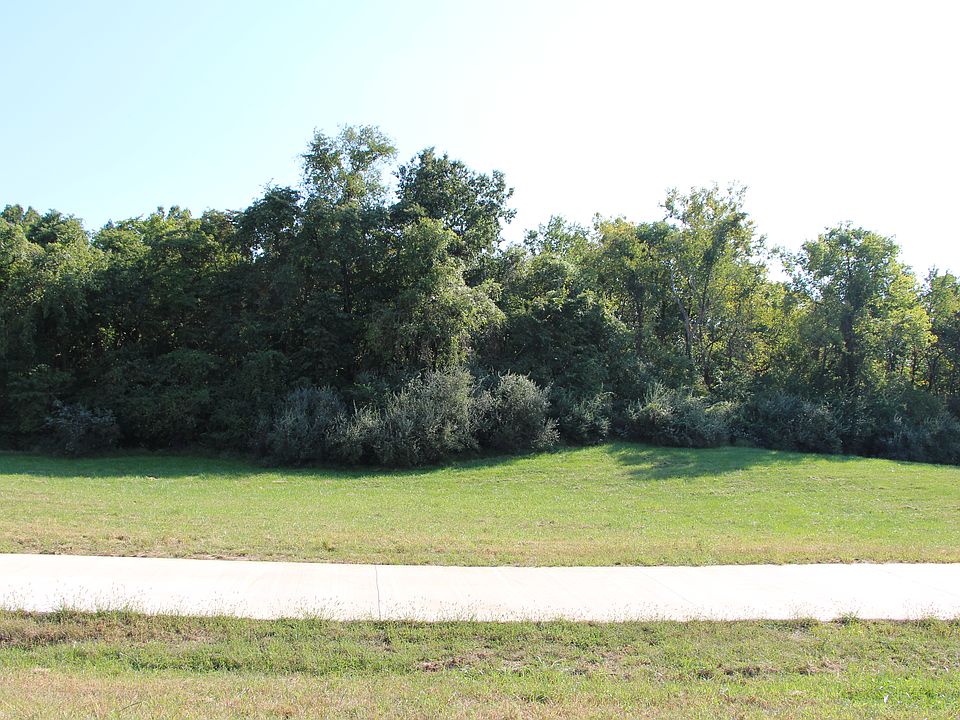 2nd image of 3002 Eagle Pointe Rd