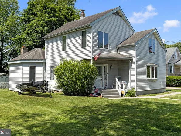 1073 Wallace Ave, Roebling, NJ 08554