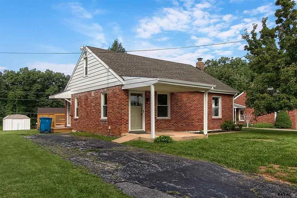 1024 Ginger Dr photo 1