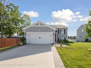 1123 Chesham Ln, Grand Ledge, MI 48837