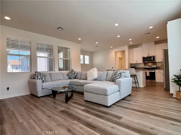 16064 Jamie Ln Unit 8, Fontana, CA 92336