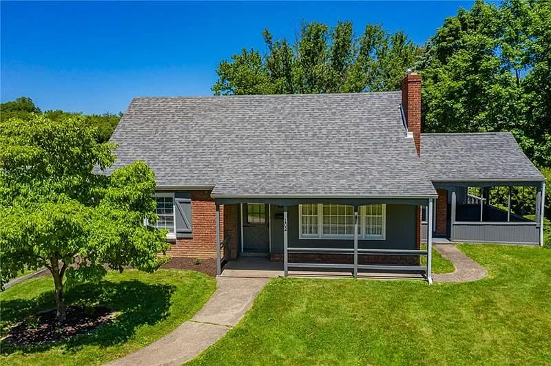 102 Northumberland Dr photo 1
