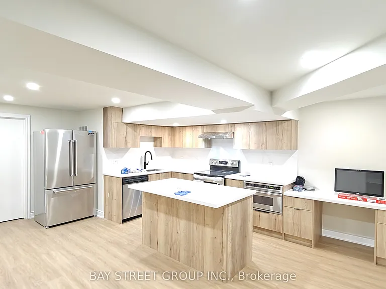 9 Mosedale Cres #LOWER — Photo 8