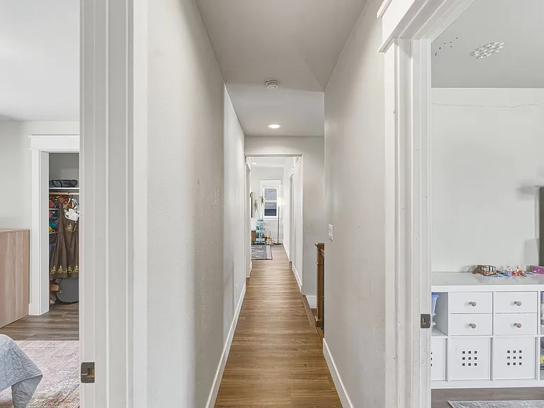 317 Meadow Dr — Photo 15