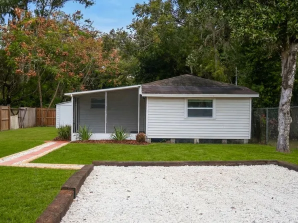 4829 6th St, Zephyrhills, FL 33542