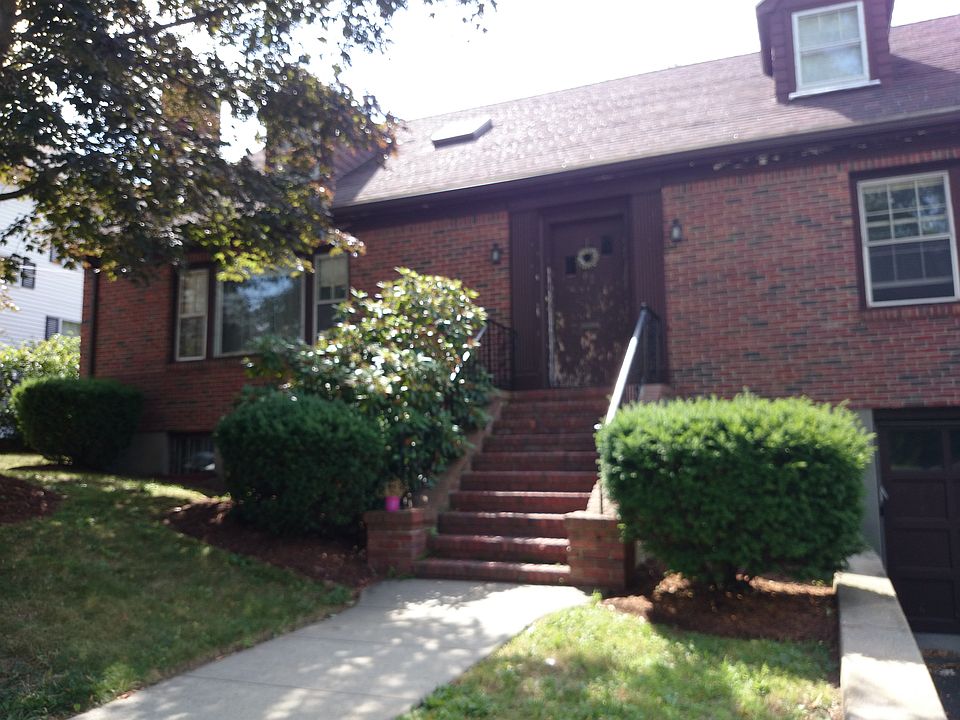 2nd image of 62 Bigelow St