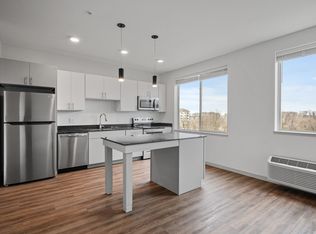 1600 Clover Ridge Dr #403, Chaska, MN 55318