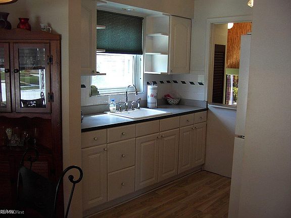 3rd image of 28107 Joan St