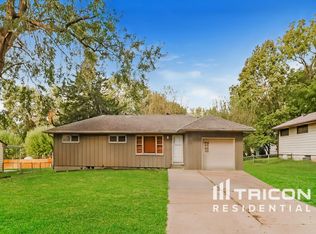 4832 Melrose Ln, Shawnee, KS 66203