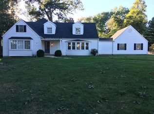 69 Frederick Ln, Saint Louis, MO 63122