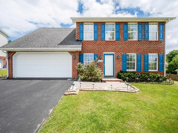 435 Majestic Dr, Christiansburg, VA 24073