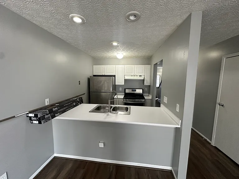 6806 Axtel Dr #20C — Photo 2