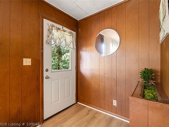 5th image of 112 Emmaline Ave