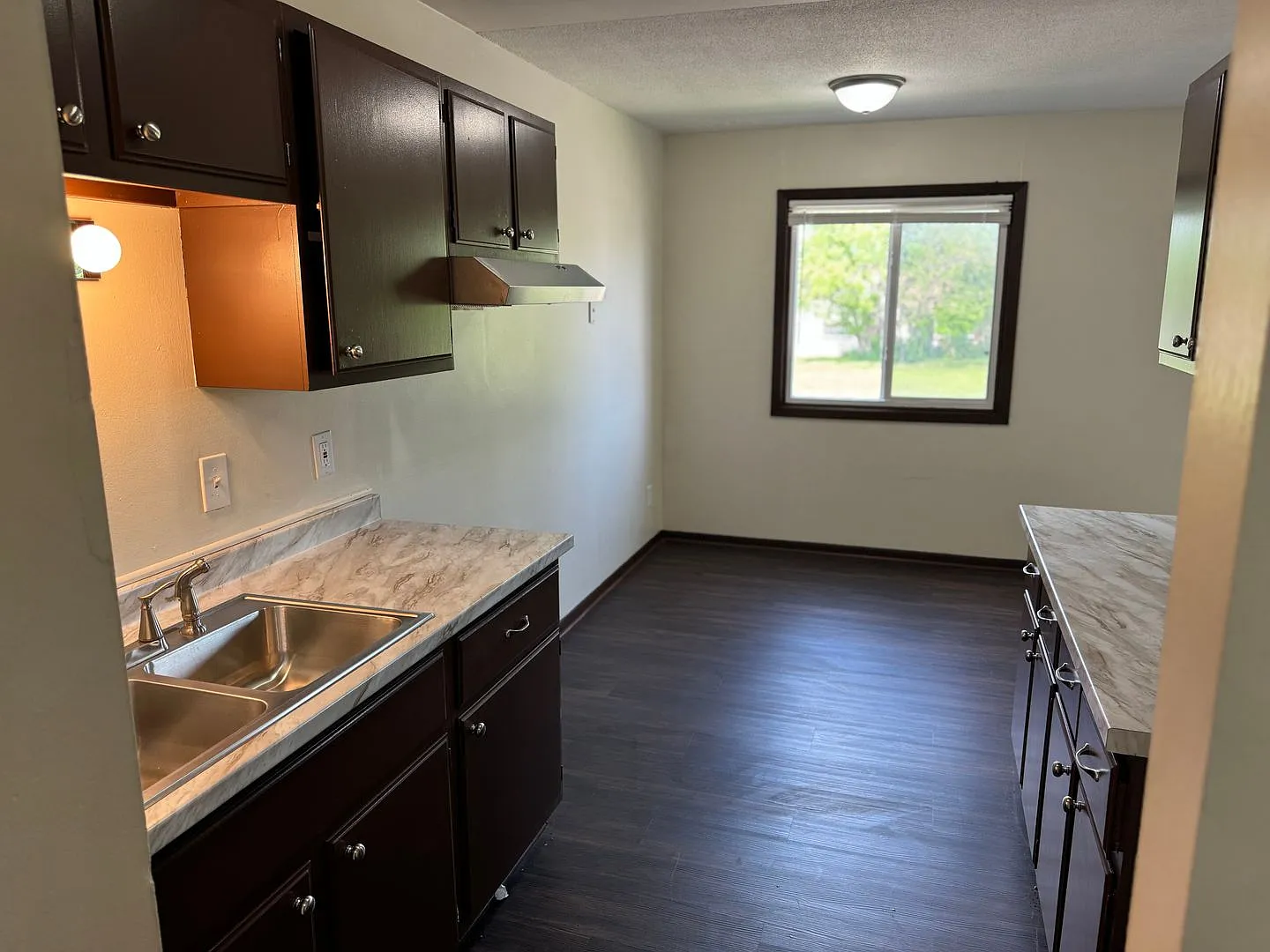 1315 Dowling Ave N — Photo 3