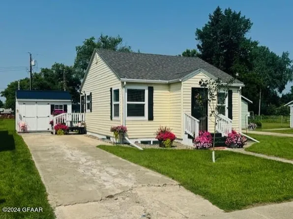 114 3rd Ave, Cando, ND 58324