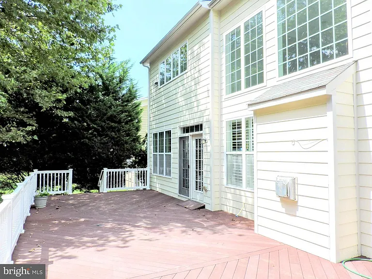 7351 Nicole Marie Ct — Photo 33