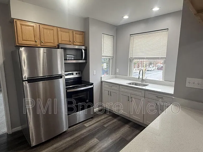 2643 E Madison St #B — Photo 3