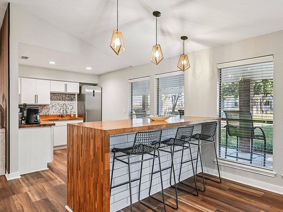 85-web-or-mls-Brown St-0310-907