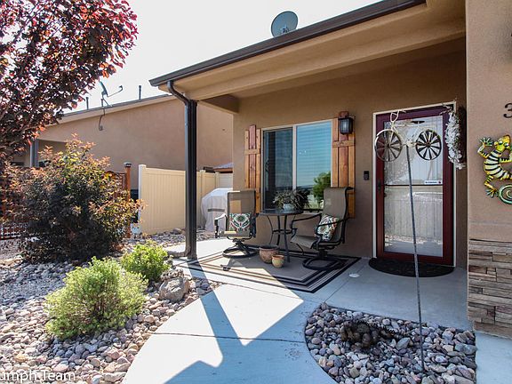 3rd image of 371 W Bristlecone Dr