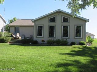 1036 Bayview Dr, Coldwater, MI 49036