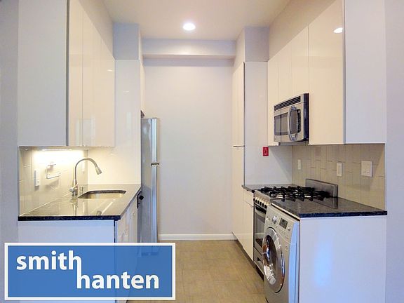 3rd image of 109 Wyckoff St APT 2R