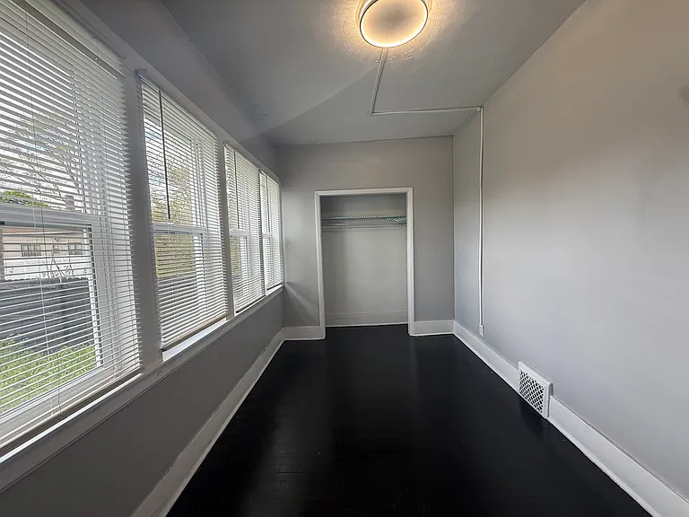 4839 Helen St — Photo 14