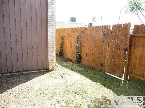 5th image of 102 Vassar Ln